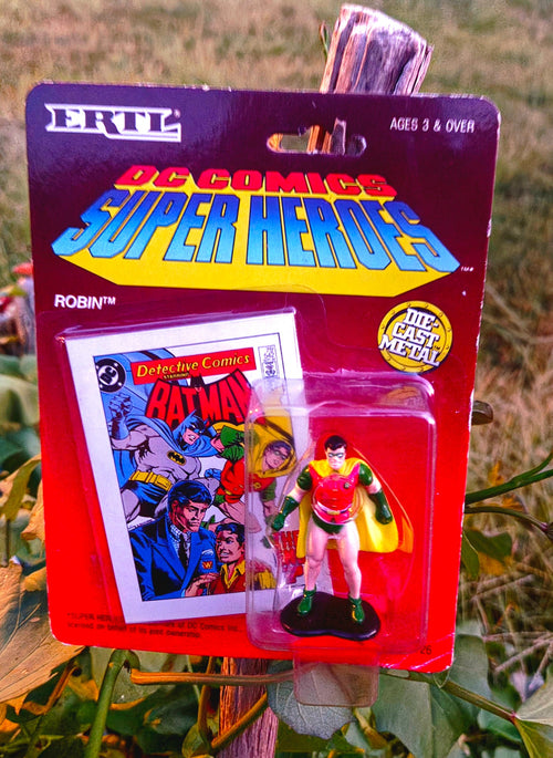 1990 ERTL DC Comics Super Heroes Robin #726 die-cast figure with collector card - front